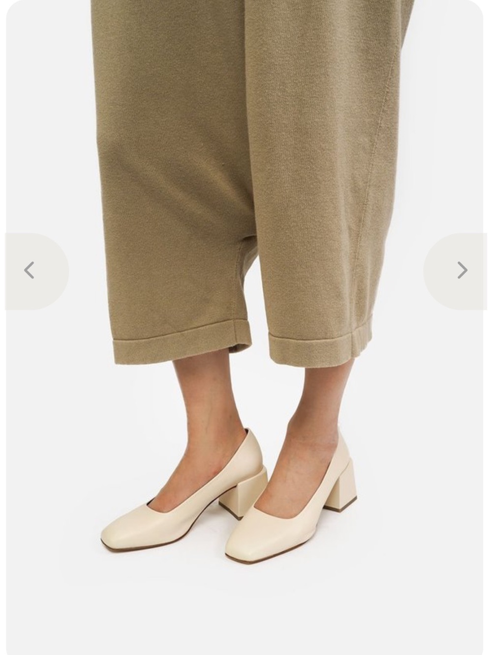 LoQ Classic Square-Toe Block Heel Pumps in Cream 5.5